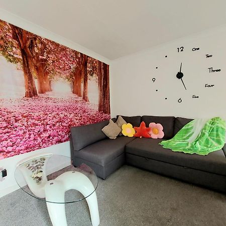 The Blossom - Largs Dış mekan fotoğraf